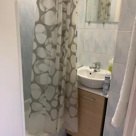 Renovated In The Heart Of Appartamento *